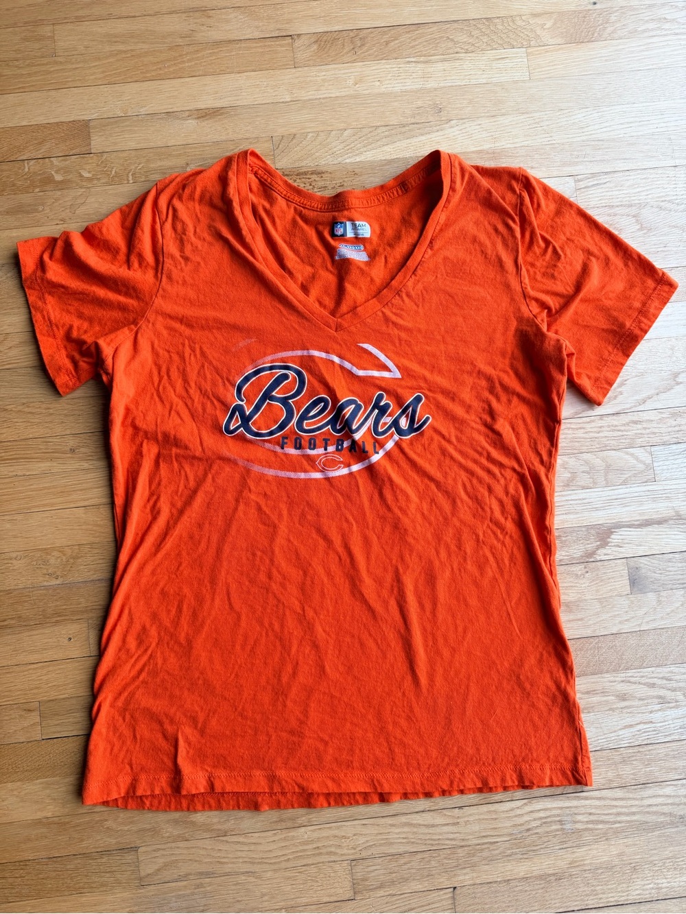 NFL Women's Orange V-Neck Bears Football V Neck Tee XXL Soft Cotton Game Day
